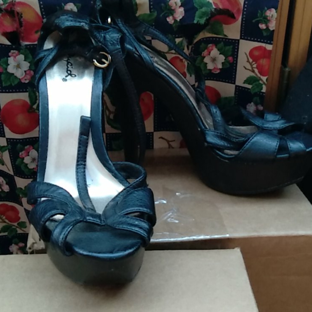 High heels never worn